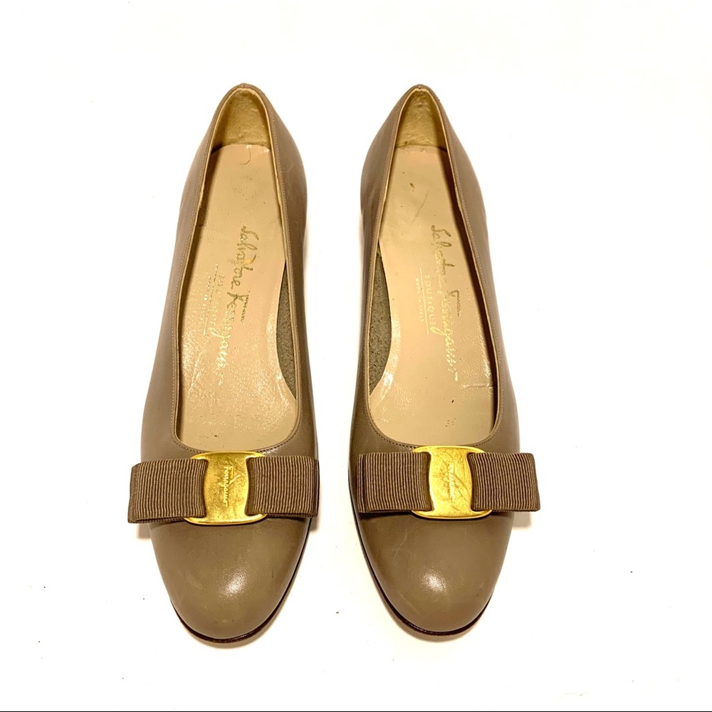 Salvatore Ferragamo Vara Bow Tan Flat